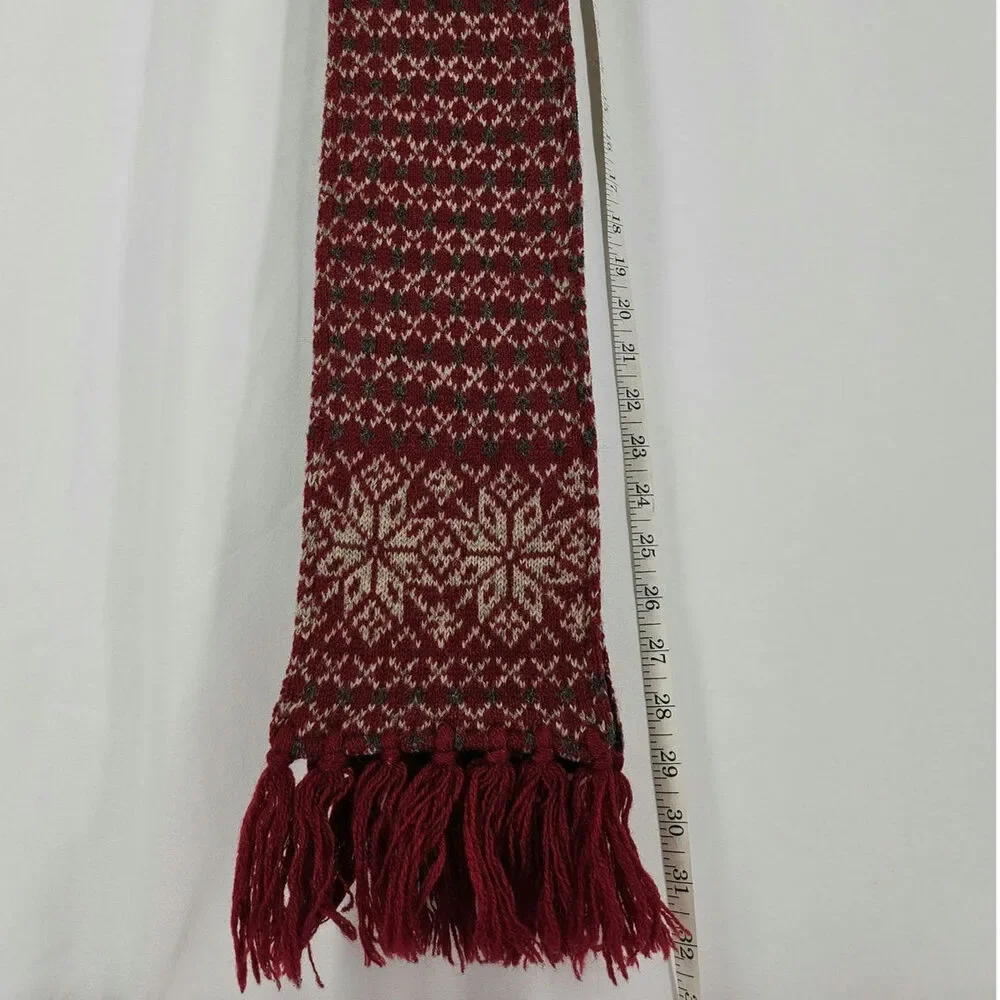 WOOLRICH KNITTED COLLAR SCARF – RED & WHITE SNOWFLAKE PATTERN TASSEL TRIM LINED